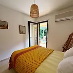 Appartement La Cigale Bleue - Garden Level Sanary-sur-Mer