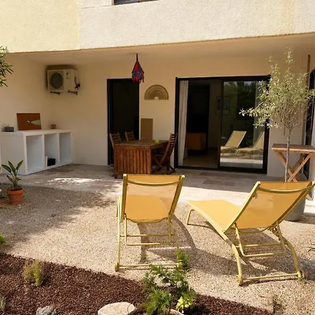 La Cigale Bleue - Garden Level Lejlighed